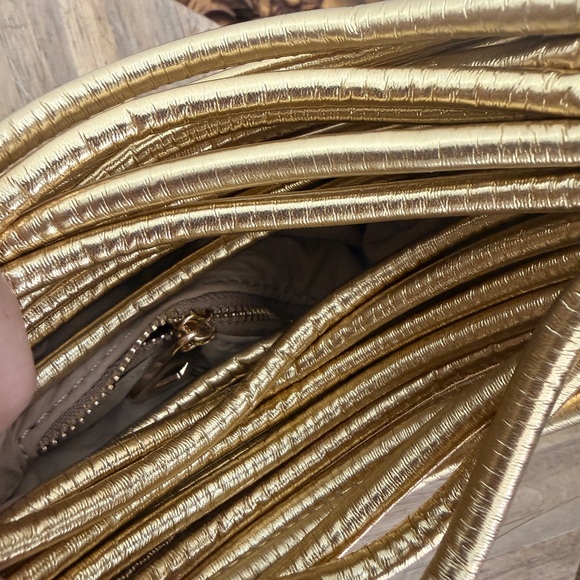 Elegant Gold Women's Bag - Picture 3 of 3
